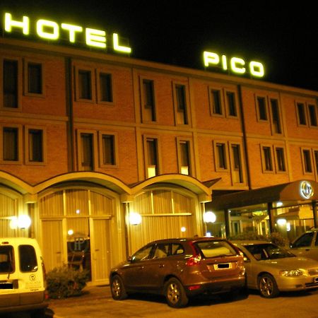 מירנדולה Hotel Pico מראה חיצוני תמונה