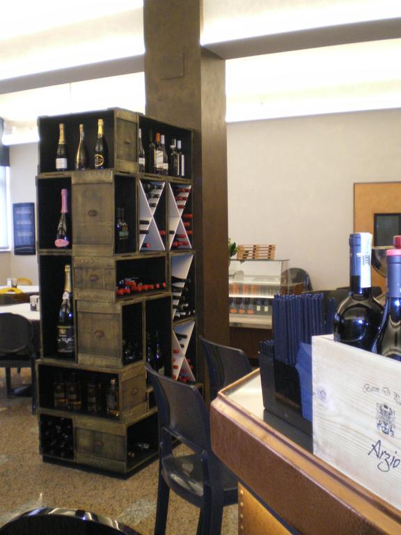 מירנדולה Hotel Pico מראה חיצוני תמונה