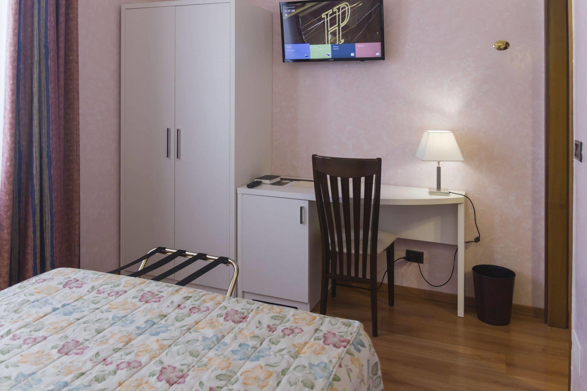 מירנדולה Hotel Pico מראה חיצוני תמונה