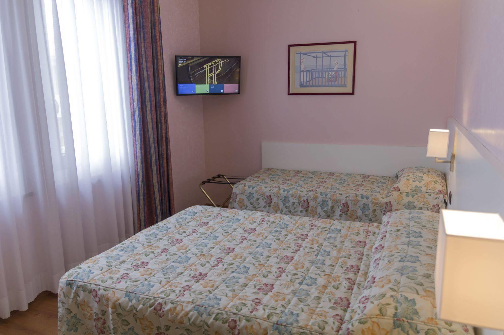 מירנדולה Hotel Pico מראה חיצוני תמונה